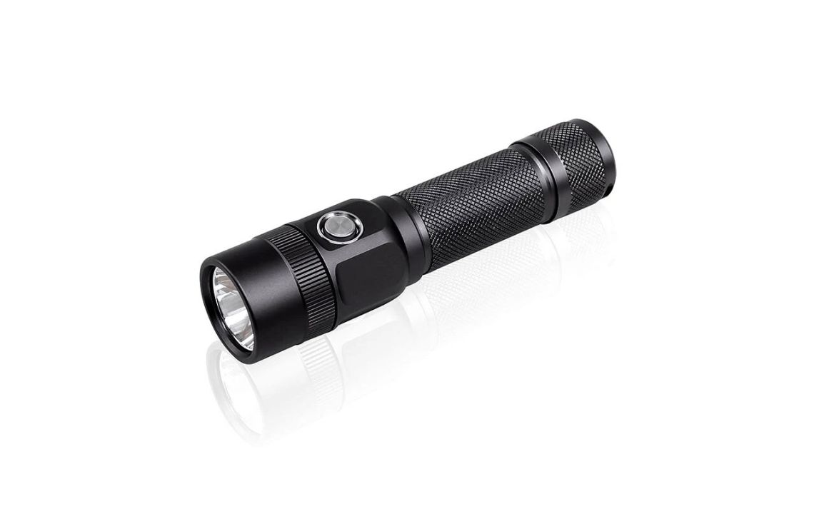 JETBeam KO-03 compact 2400 lumen USB-C rechargeable EDC torch