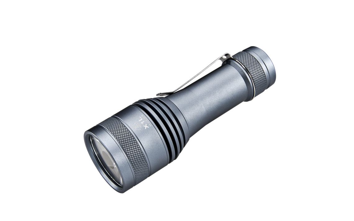 Lumintop FW21 X1L compact 750 lumen 780m throw LED torch